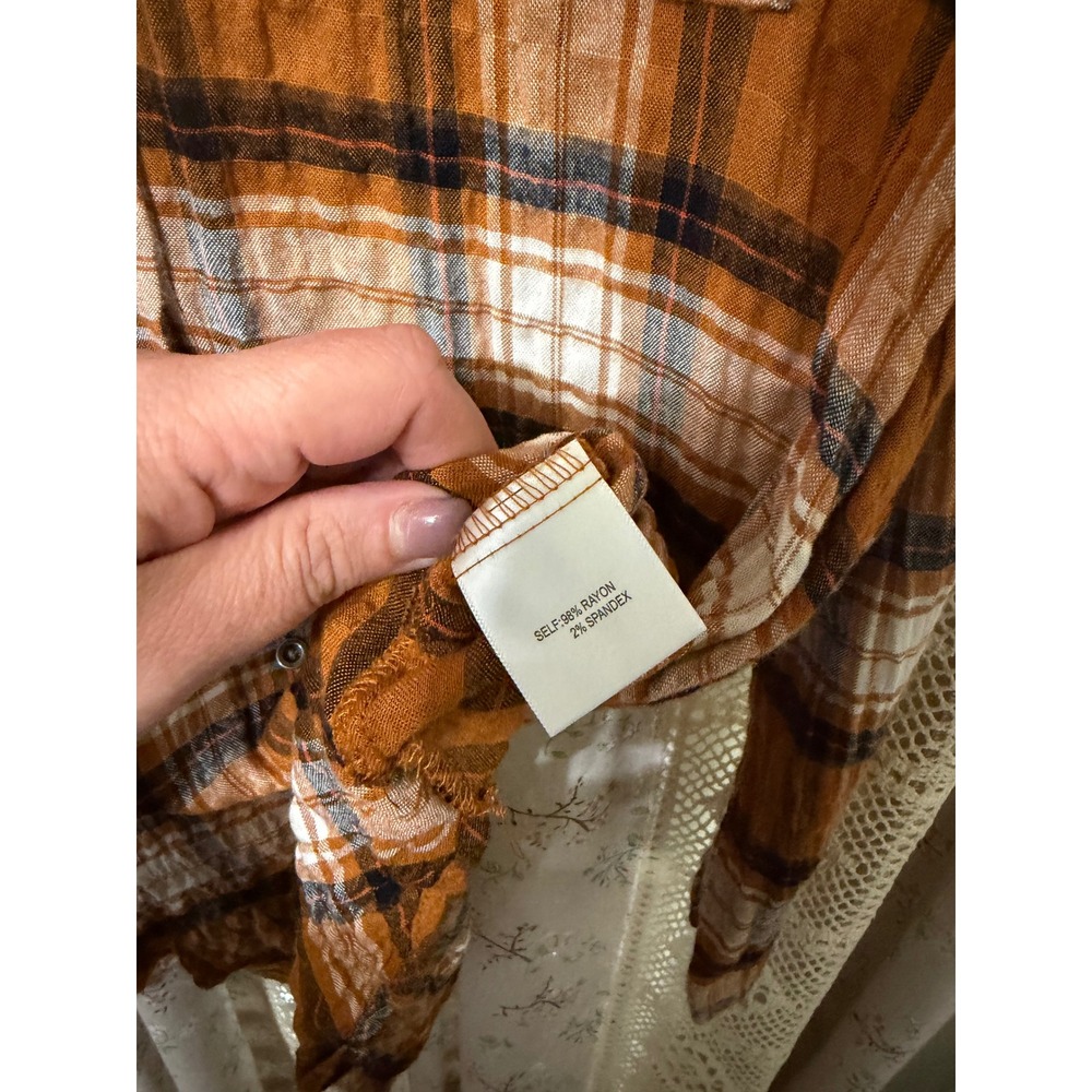 Jane + Delancey Large Rust Plaid Crinkle Button Down Oversized Shirt - Picture 3 of 4